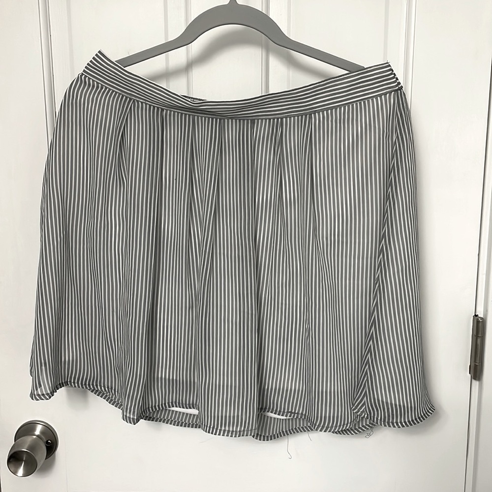 Gray striped old navy skirt